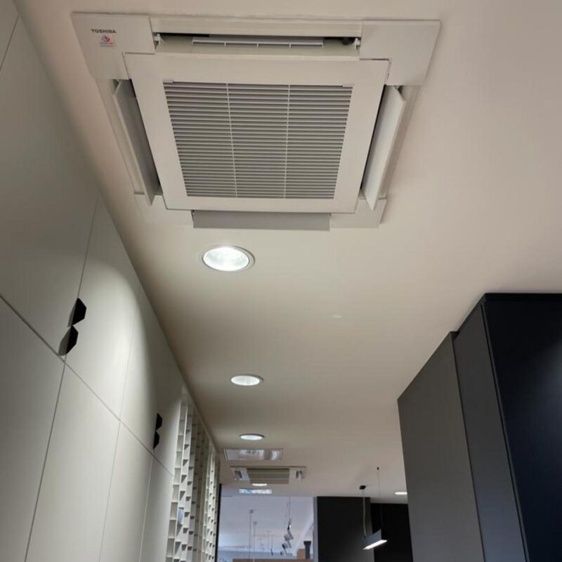 Installation de clim r&eacute;versible &agrave; S&eacute;lestat : Magasin KRYS Saverne 2